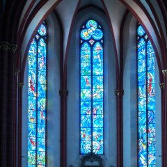 Drei blaue Kirchenfester 