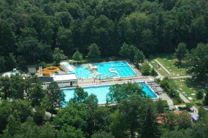 20050714_Schwimmbad_Luftbild.JPG