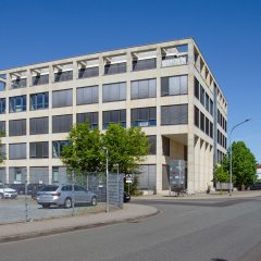 Ansicht eines Bürogebäudes auf der Farmstraße