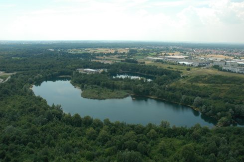 Oberwaldsee_Schrägaufnahme_Stadt.JPG