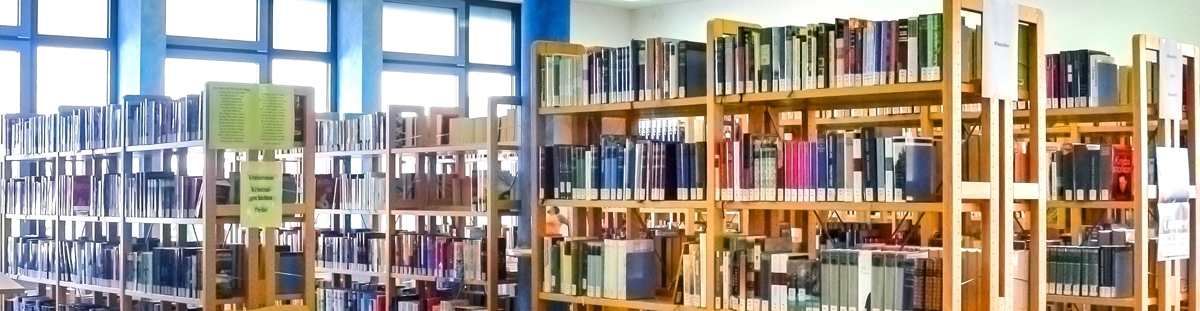 Bücherregale in der Mörfelder Bibliothek
