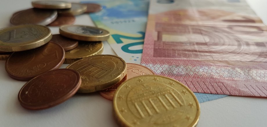 Geldscheine und Euro-Münzen