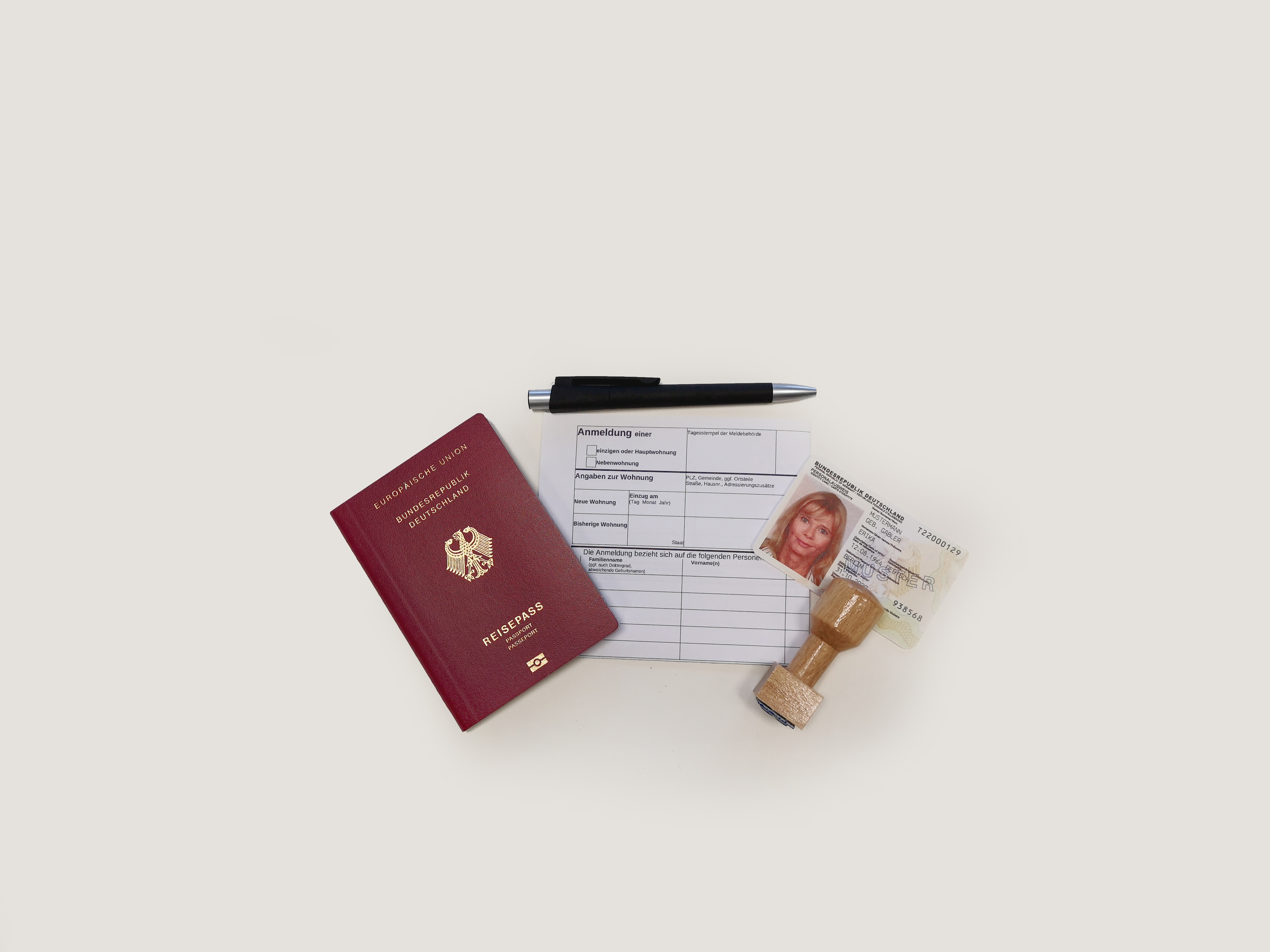 Dienstleistungen des Stadtbüros mit Reisepass und Personalausweis