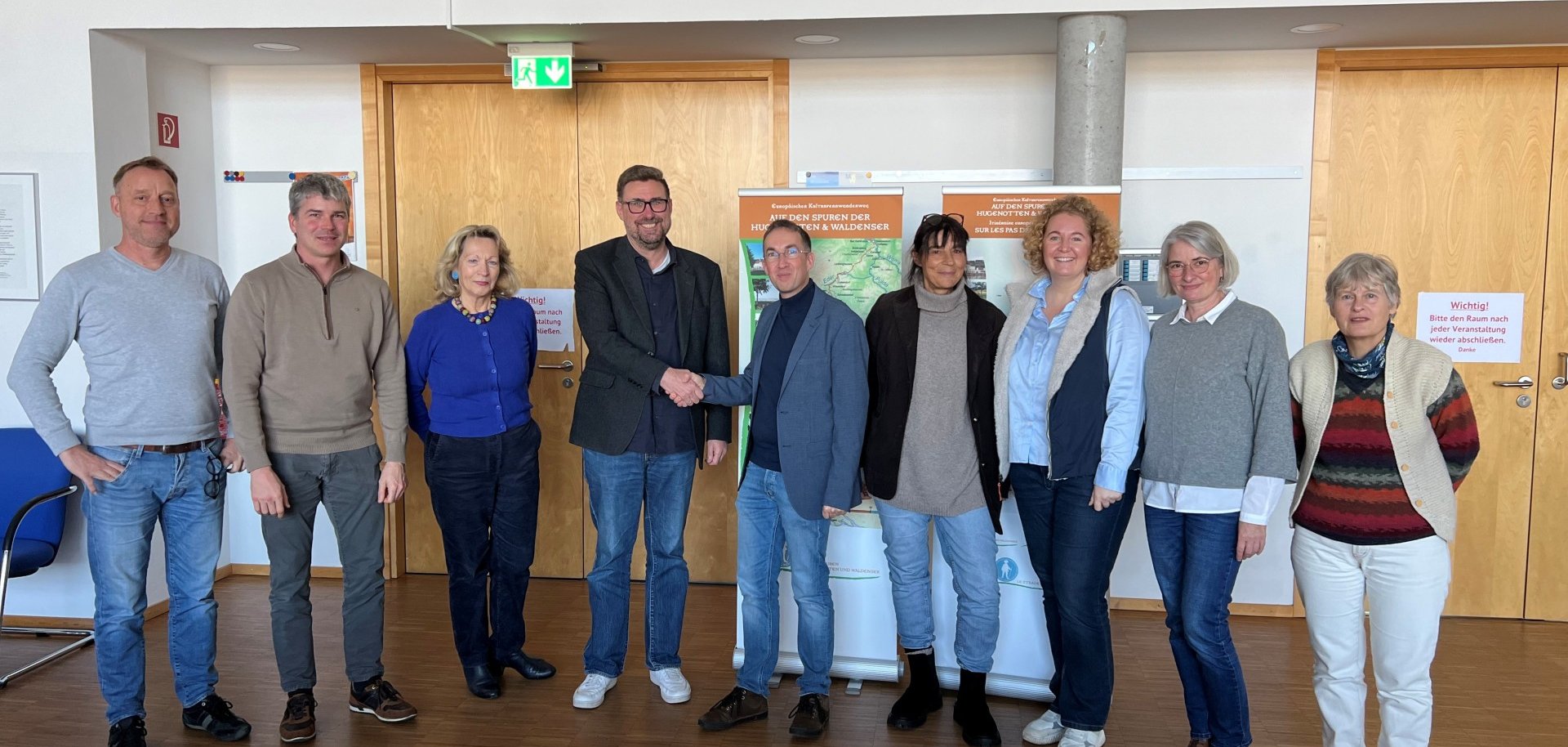 Neun Vorstandsmitglieder des Hugenotten- und Waldenserpfad e.V.