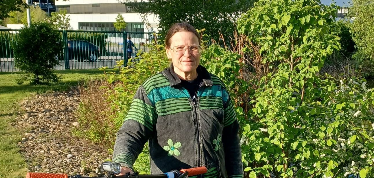 Silke Baumann mit Fahrrad