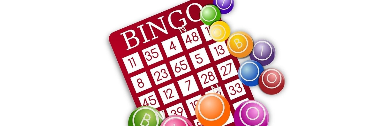 Zu sehen ist eine rote Bingokarte mit Zahlen und darum bunte Spielsteinchen.